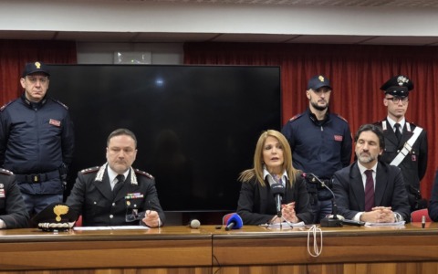 Blitz della polizia al Circeo: trovato il tritolo del clan