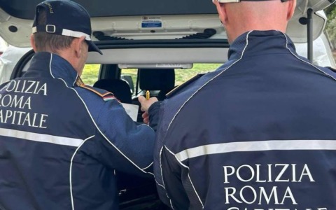 Blitz nelle case popolari a Ciampino, controllo residenti e allacci