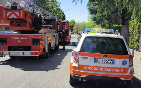 Braciere in casa per scaldarsi: famiglia intossicata