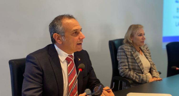 Buche, l’ira dei cittadini. Il Comune corre ai ripari, Carnevale: “In arrivo 14 milioni di euro”. L’INTERVISTA