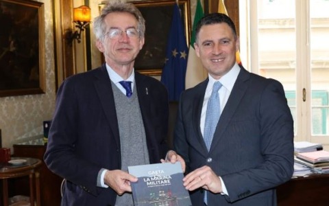 Capitale del Mare 2026, Leccese incontra il sindaco di Napoli