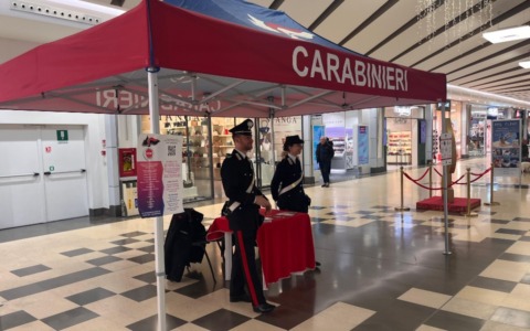 Carabinieri in azione al CremonaPo per prevenire furti e truffe agli anziani durante il Capodanno