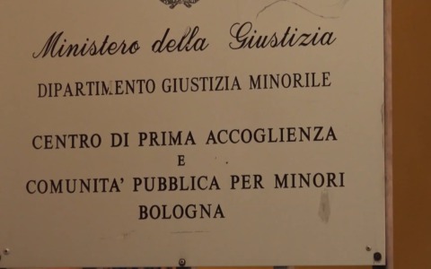Carcere minorile: agente penitenziaria molestata da detenuto