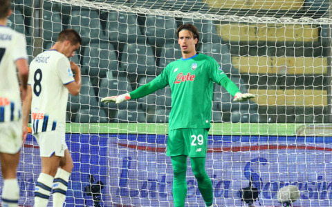 Carnesecchi salva tutto, Krstovic rapace, ma troppi giocatori vivono una pessima serata