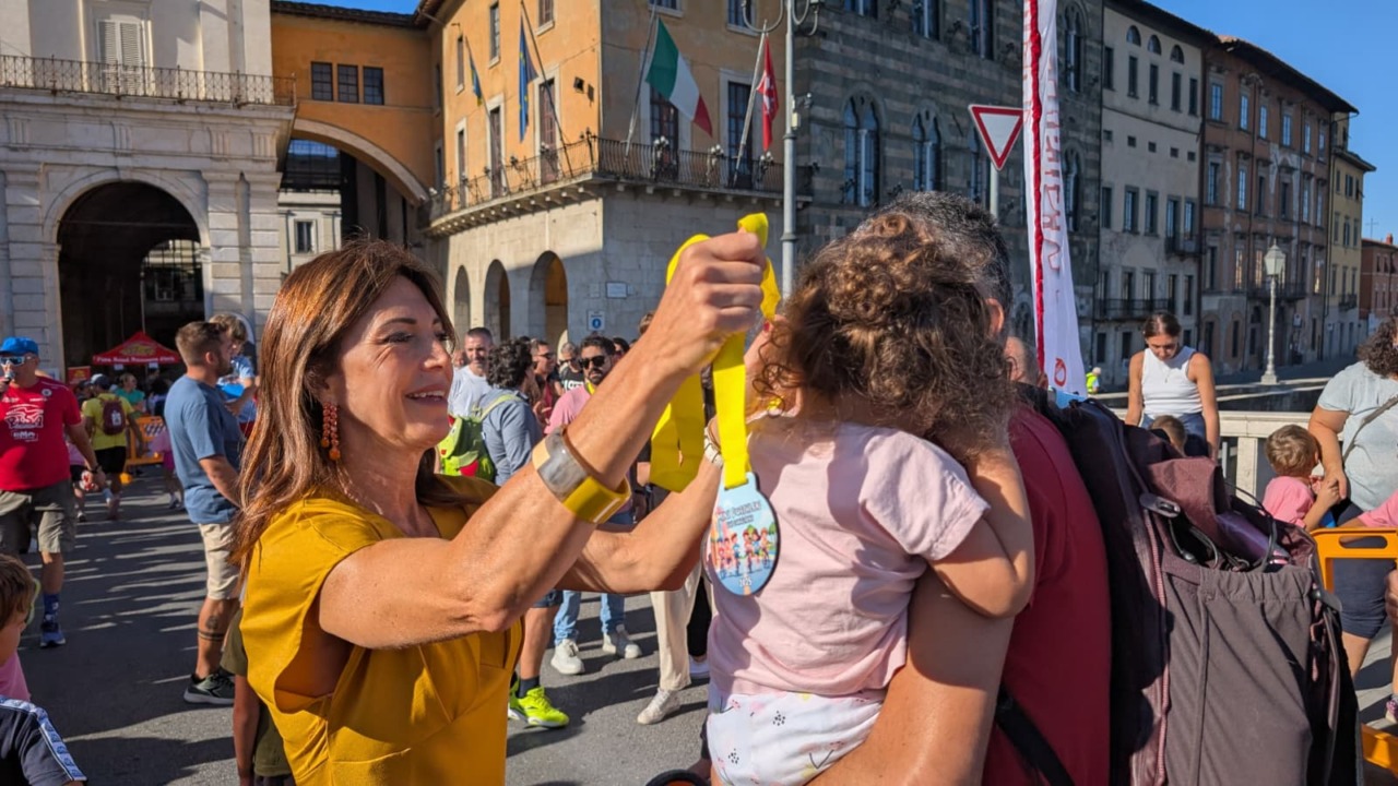 Carnevale diffuso nei quartieri per la città della Torre Pendente
