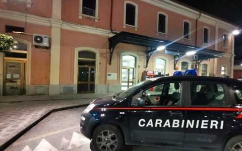 Cogorno, fermati con hashish e cocaina: arrestati due ventenni per spaccio