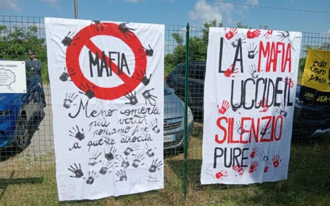 “Conoscere le mafie, costruire la legalità”: confronto aperto a scuola