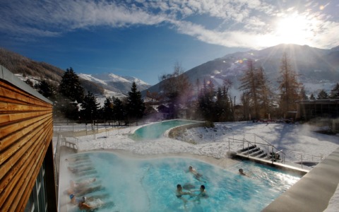Contro il Blue Monday c’è una valle che cura: in Valtellina l’inverno diventa felicità