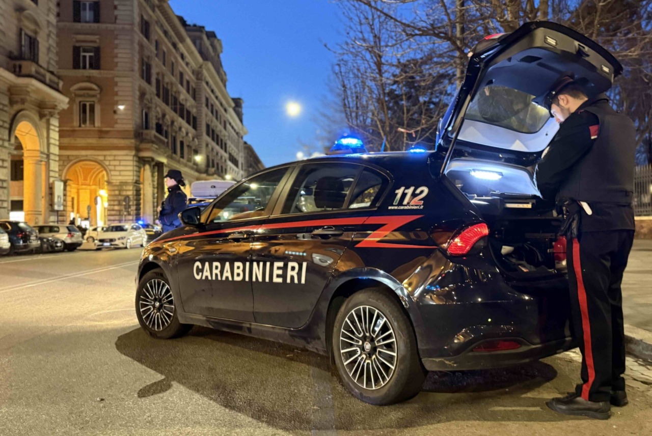 Controlli a Termini, due arresti e chiusura di esercizi commerciali