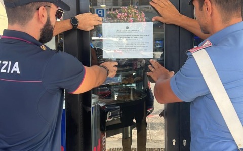 Controlli per la sicurezza dei locali pubblici ad Ancona, 13 sospensioni nel 2025