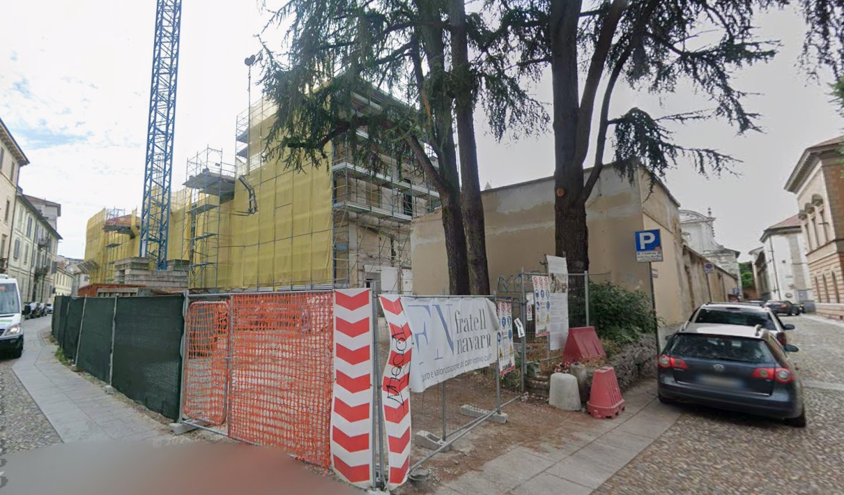 Crolla un ponteggio al cantiere dell’ex Mondino: operaio 57enne in ospedale