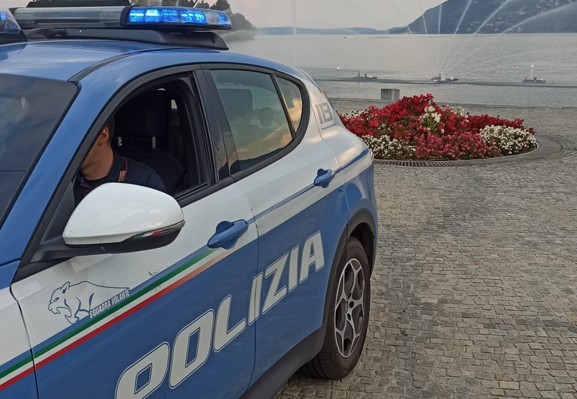 Dalla vacanza ad Amsterdam al controllo sulla SS34: il viaggio finisce in Questura