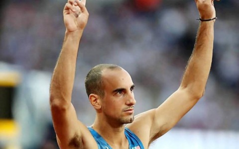 Davide Re tedoforo per Milano-Cortina. I genitori: “Che la fiamma alimenti i giovani come ha fatto con te”