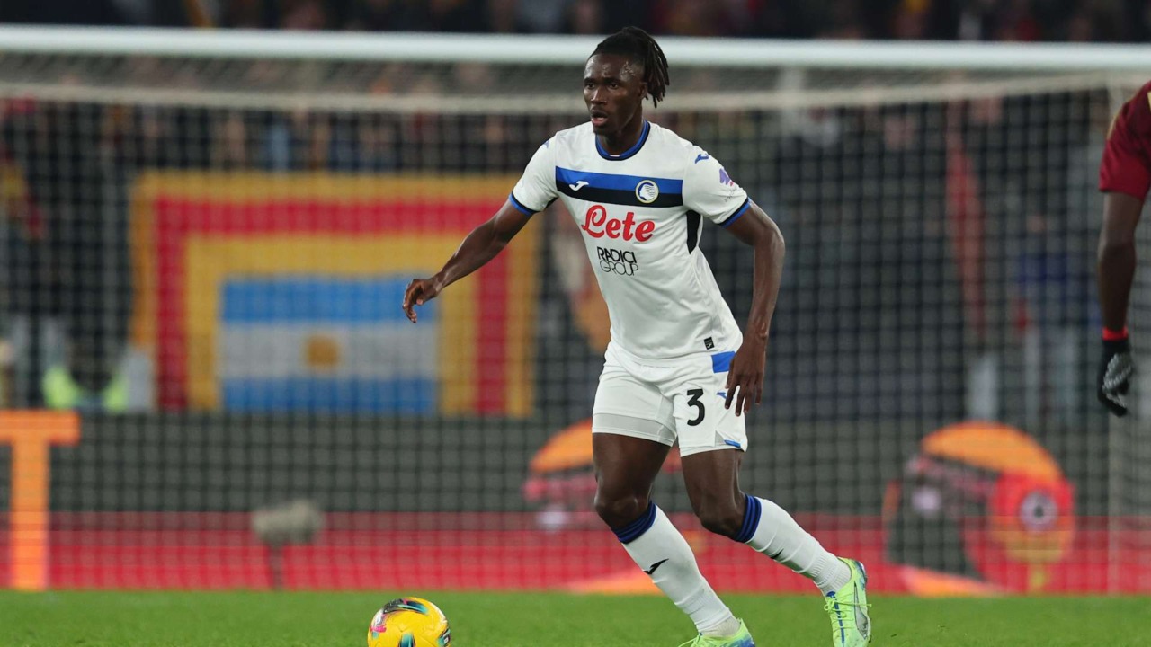 Djimsiti da monitorare, Kossounou presto di nuovo con il gruppo: contro il Pisa ci sarà