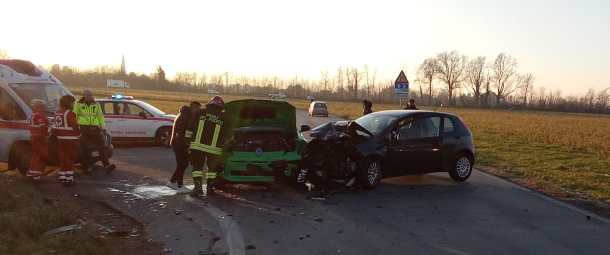 Doppio incidente in via Per Mariano, coinvolti anche dei bambini