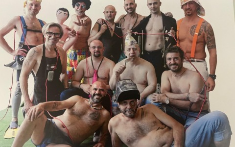 Facendo il verso al sexy calendario Pirelli hanno raccolto fondi  per beneficenza