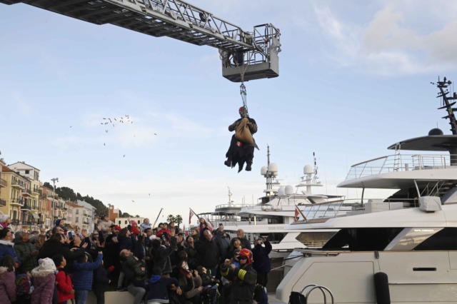 I Vigili del Fuoco salvano la Befana
