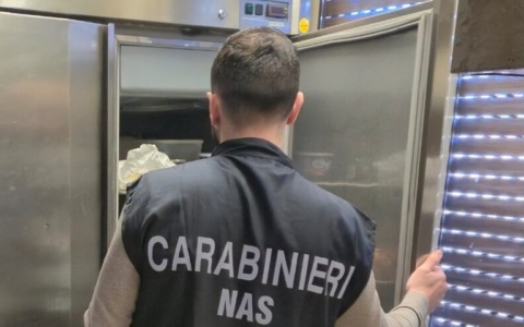 Igiene e sicurezza alimentare sotto accusa: scattano i sequestri
