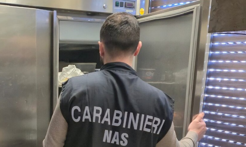 Igiene e sicurezza alimentare sotto accusa: scattano i sequestri