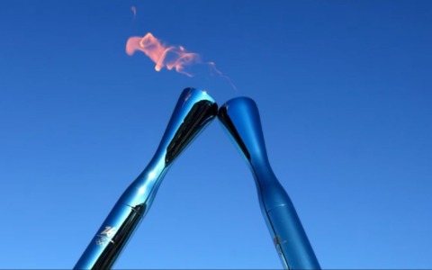 Il 2 febbraio la Fiamma Olimpica in città: divieto di vendita e possesso di bottiglie in vetro e spray urticanti