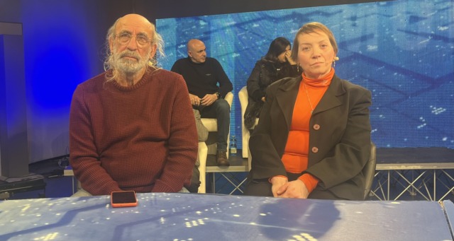 Il suicidio di Paolo Mendico, sospesa la preside. I genitori a Monitor: “Doveva essere licenziata insieme alle sue colleghe”. VIDEO