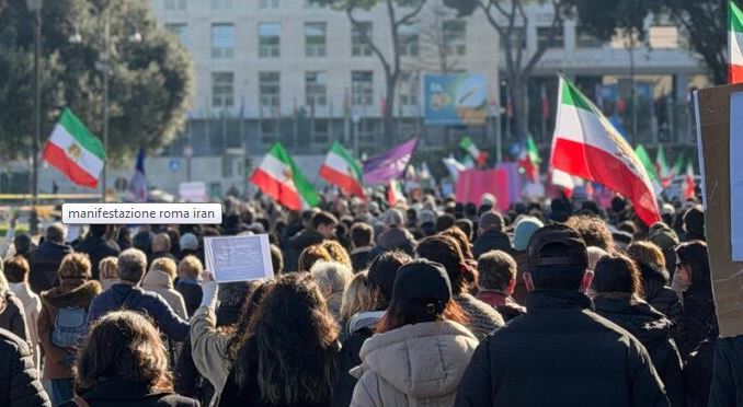 In centinaia al corteo per la libertà in Iran