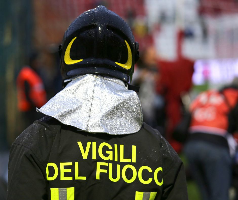 Incendio a Vejano: famiglia svegliata nella notte, fiamme partite da un garage
