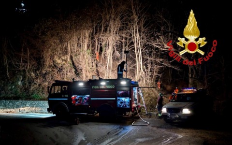 Incendio boschivo a Malonno: l’intervento dei Vigili del Fuoco