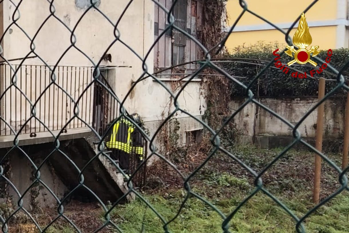 Incendio in uno scantinato a Santhià