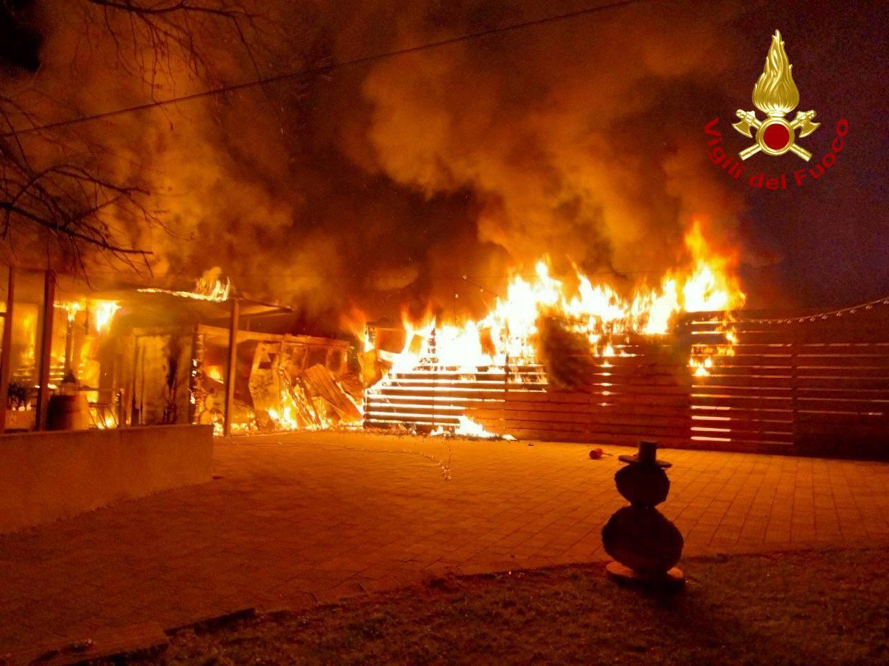 Incendio nei locali di un club sportivo a Resana