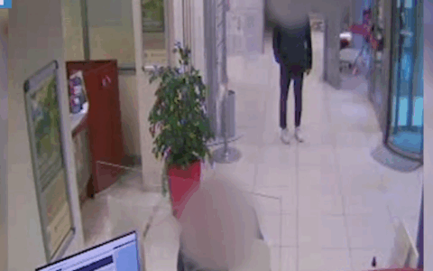 Individuato il presunto autore della rapina alla banca di via Cibrario