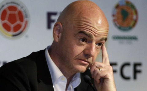 Infantino rivela: “La regola del fuorigioco potrebbe cambiare”