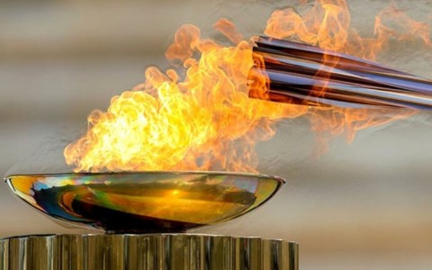 La Fiamma Olimpica fa tappa a Novara martedì 13 gennaio 2026: ecco il programma