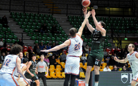 La Tav Treviglio Brianza crolla sul parquet della Rimadesio Desio: è -20