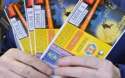 Lotteria Italia, boom di vendite: questa sera l’estrazione dei biglietti vincenti