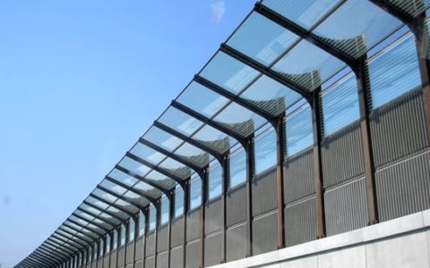 Manutenzione alle barriere antirumore: chiusure allo svincolo di Castellanza