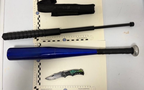 Mazza da baseball e coltello nell’auto, denunciato un 21enne