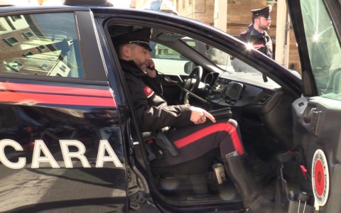 Minaccia la ex compagna: “Se non fai quello che ti dico, finisci in carrozzina”