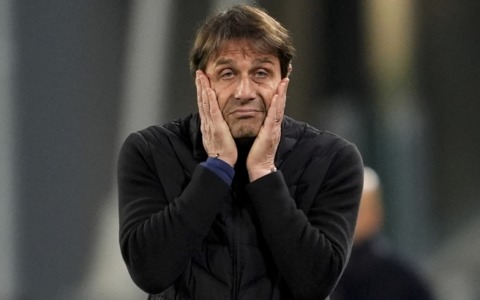 Napoli, Conte si sfoga: “Giocare così tanto ammazza i ragazzi”