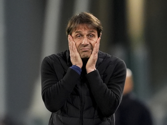 Napoli, Conte si sfoga: “Giocare così tanto ammazza i ragazzi”