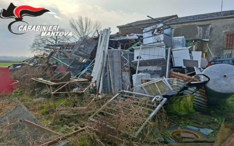 Nel cortile di casa 150 metri cubi di rifiuti ferrosi senza alcuna autorizzazione