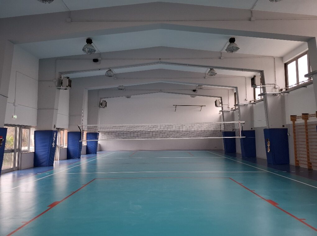 Nuova pavimentazione per la palestra della scuola primaria