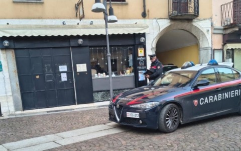Panza al ristorante e fugge senza pagare: denunciata una 39enne