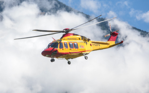 Paura in via Milano a Bormio: bimbo di 7 anni investito in bicicletta