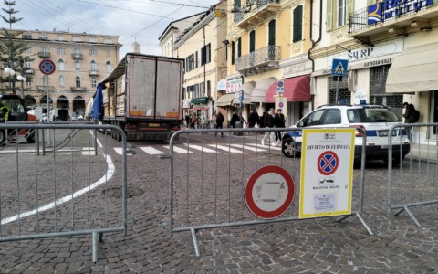 Piazza Colombo chiusa al traffico da oggi