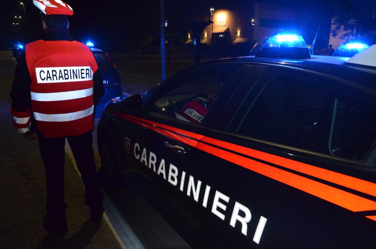 Rapine tra minorenni nelle stazioni di Chiavenna e Sondrio: 6 arresti e misure cautelari