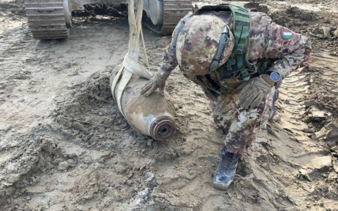 Rimossa bomba d’aereo della Seconda Guerra Mondiale: evacuate quasi 5mila persone