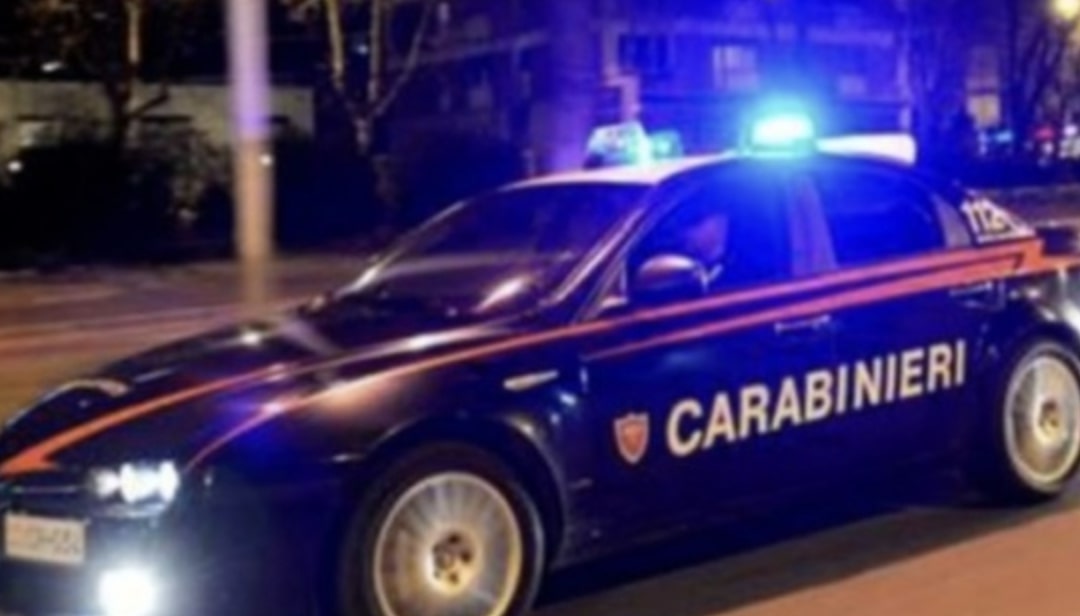 Rubano denaro dal distributore di bevande: il furto alla primaria di Castiglione delle Stiviere