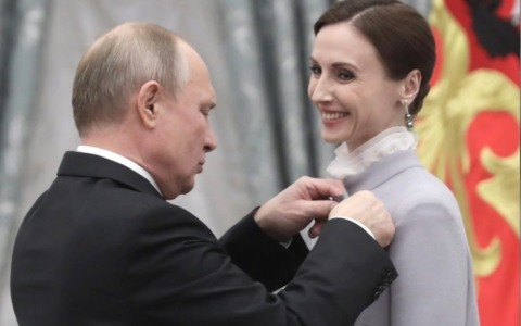 Salta lo spettacolo di Zakharova, l’ambasciata russa: “Ulteriore immersione nelle torbide acque della russofobia”