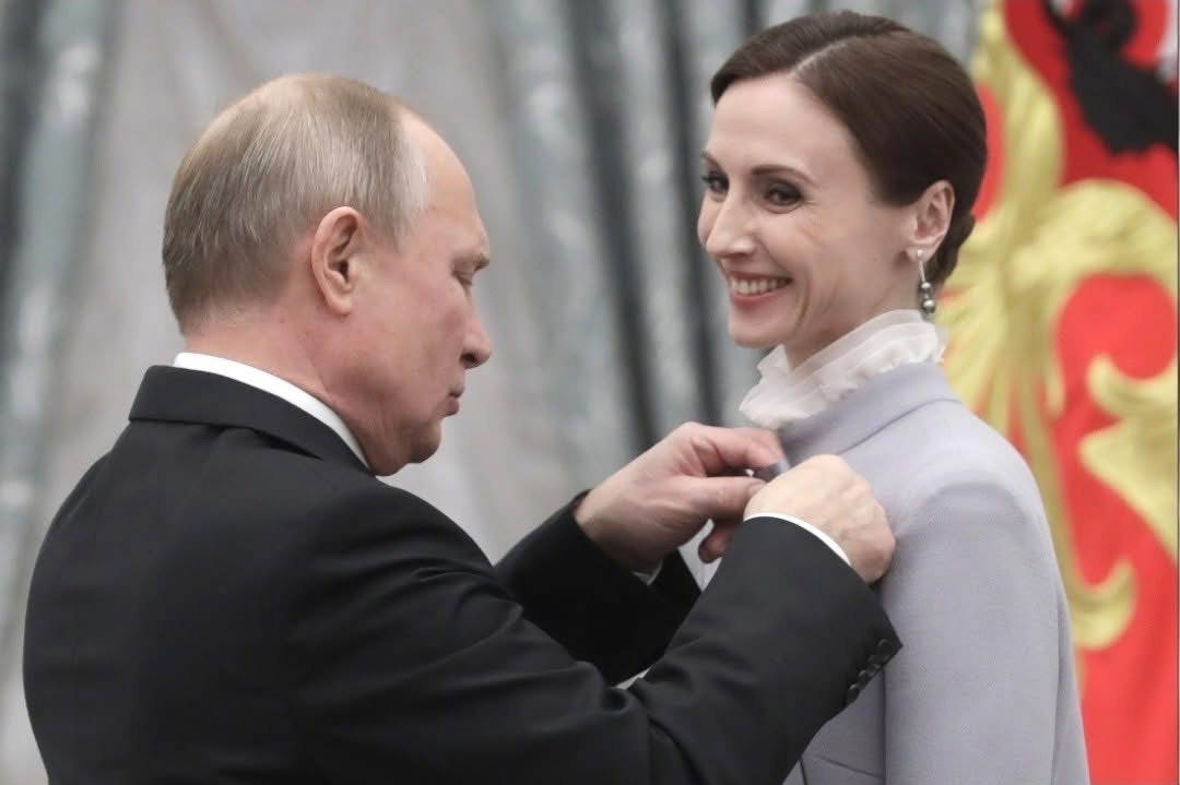 Salta lo spettacolo di Zakharova, l’ambasciata russa: “Ulteriore immersione nelle torbide acque della russofobia”